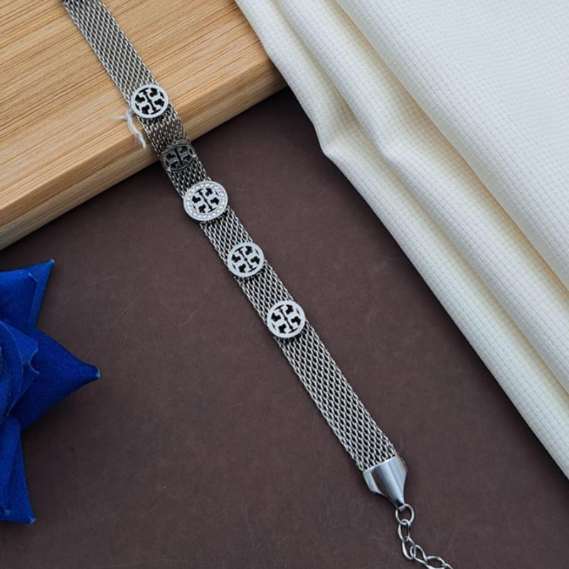 Ethereal Edge Silver Mesh Bracelet – Classic Bold Charm ⚙️✨