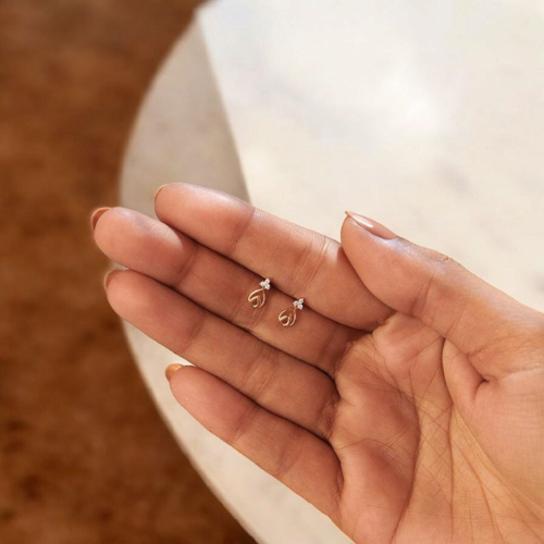 💧 Golden Teardrop Elegance Studs – Where Simplicity Meets Sparkle ✨