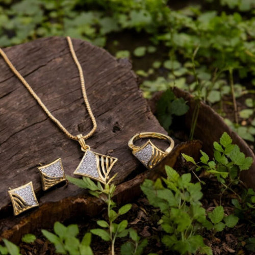 Luxury Pearl & Crystal Jewelry Set – Perfect for Weddings & Parties