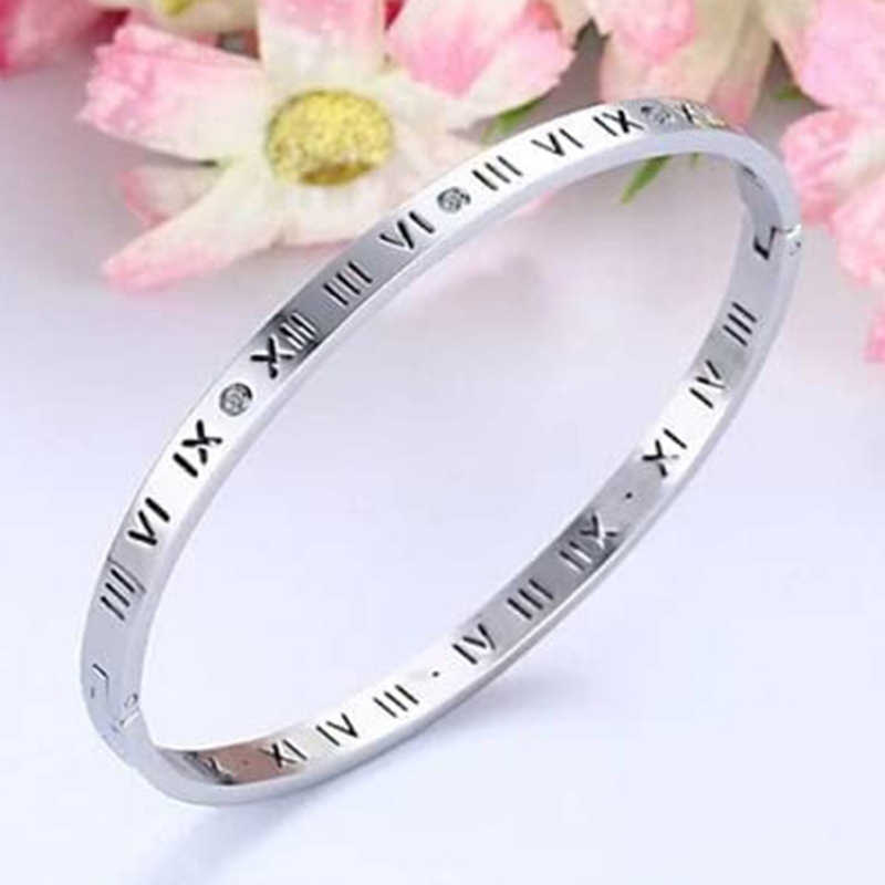 Timeless Roman Numeral Silver Bracelet – Classic Elegance Redefined ⌛💎